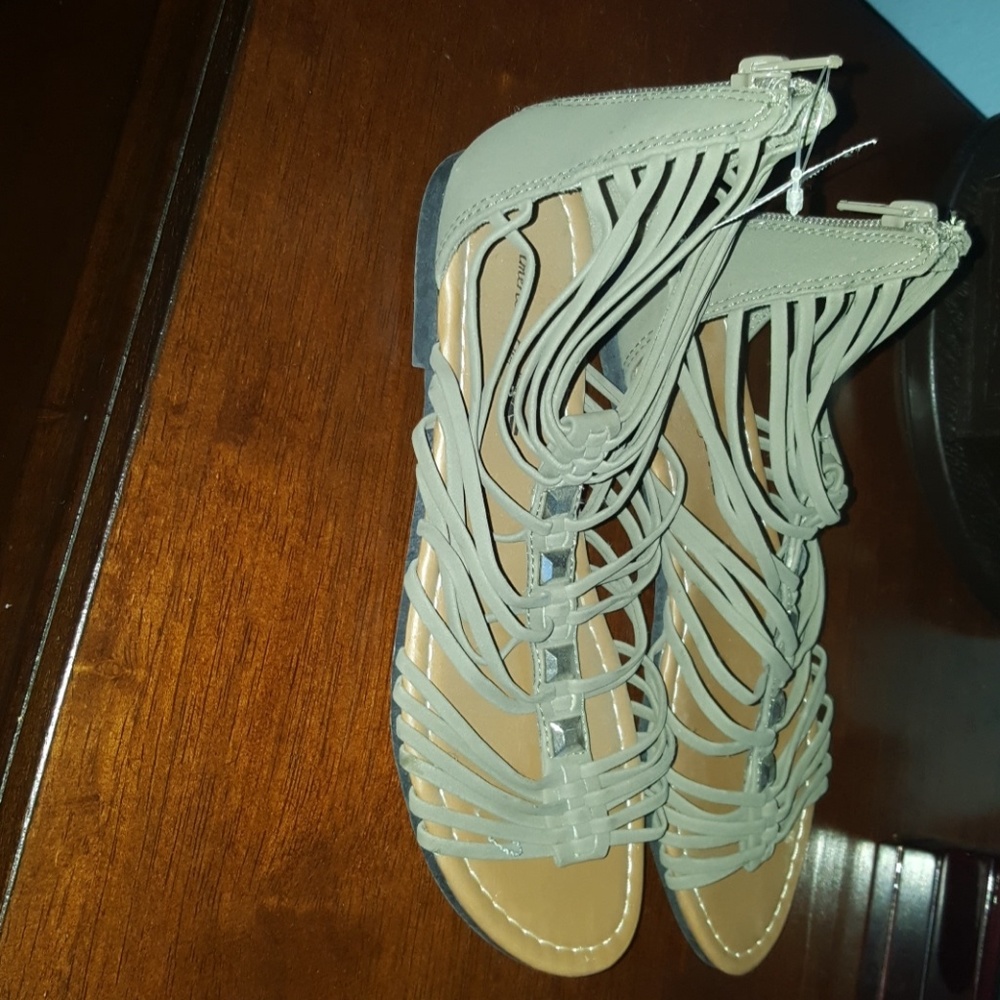 Sandals - Picture 2 of 3